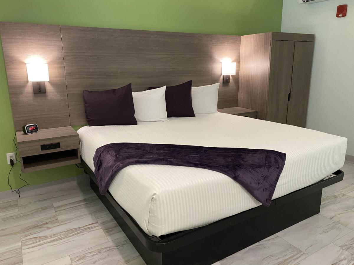 Worthington Of Logan Hotell Exteriör bild