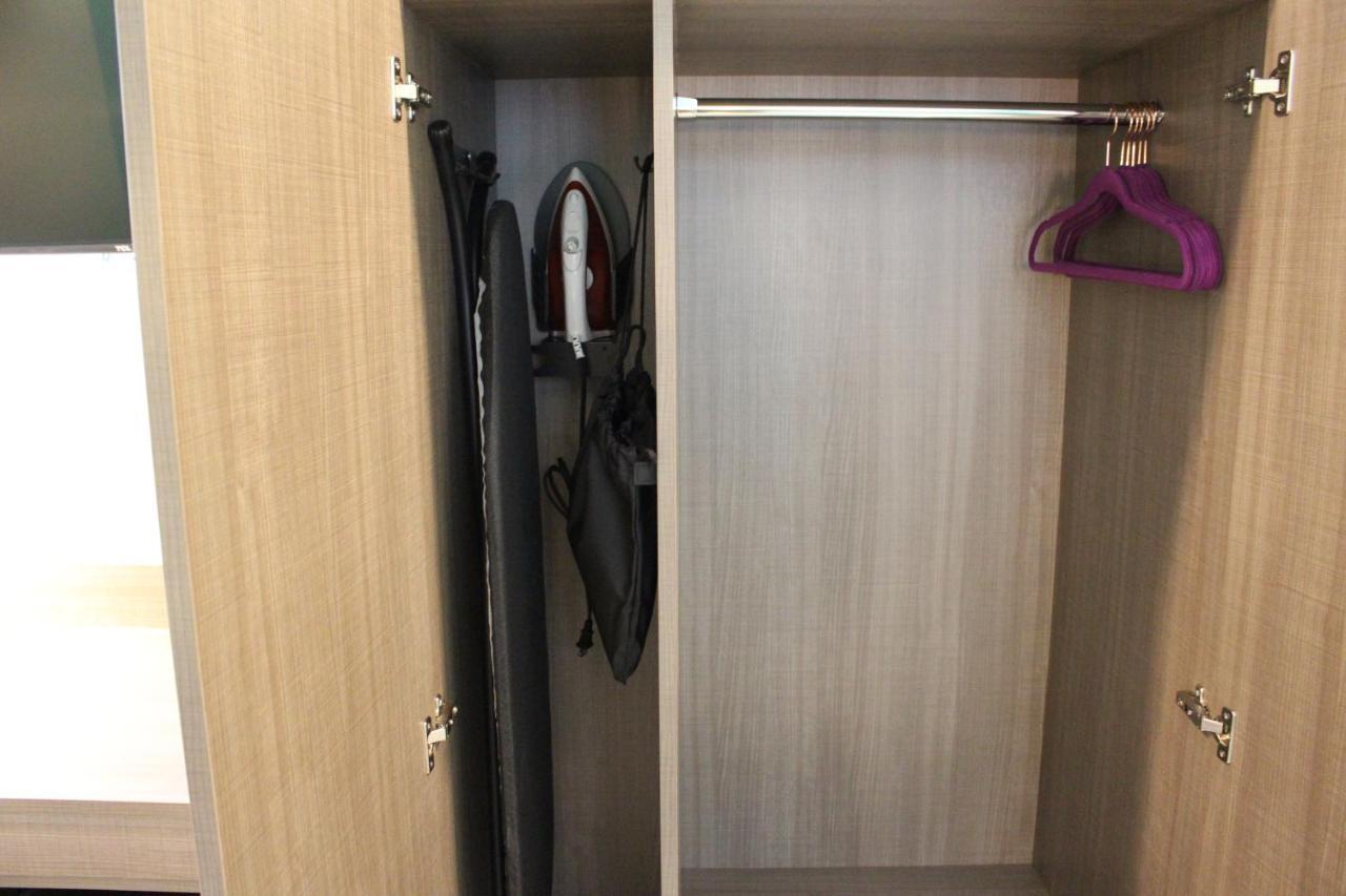 Worthington Of Logan Hotell Exteriör bild